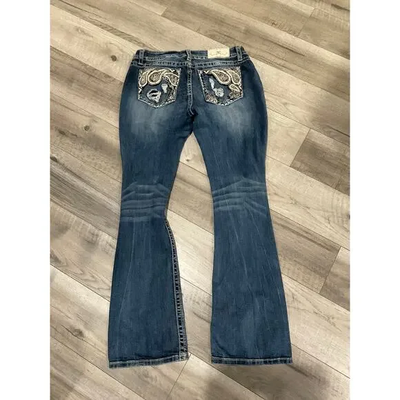 Miss Me boot cut 33 waist jeweled jeans perfect condition - Picture 10 of 13